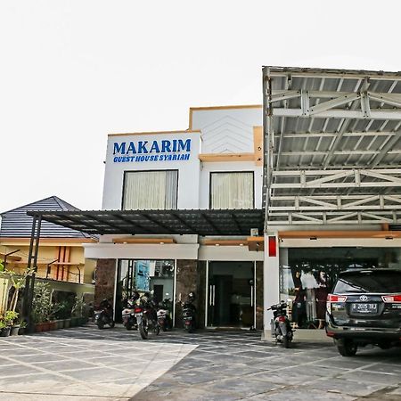 Oyo 90221 Makarim Guest House Syariah Pangkalanbuun Exterior photo