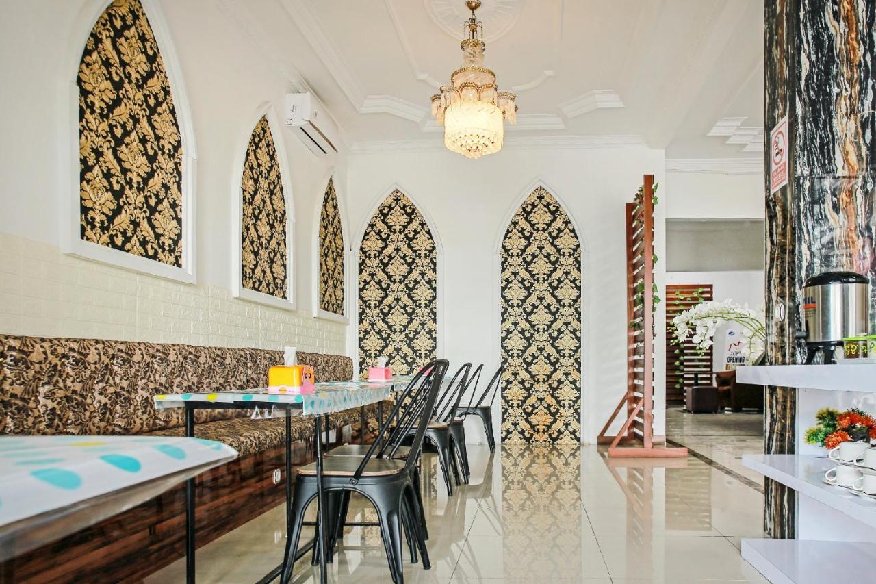 Oyo 90221 Makarim Guest House Syariah Pangkalanbuun Exterior photo