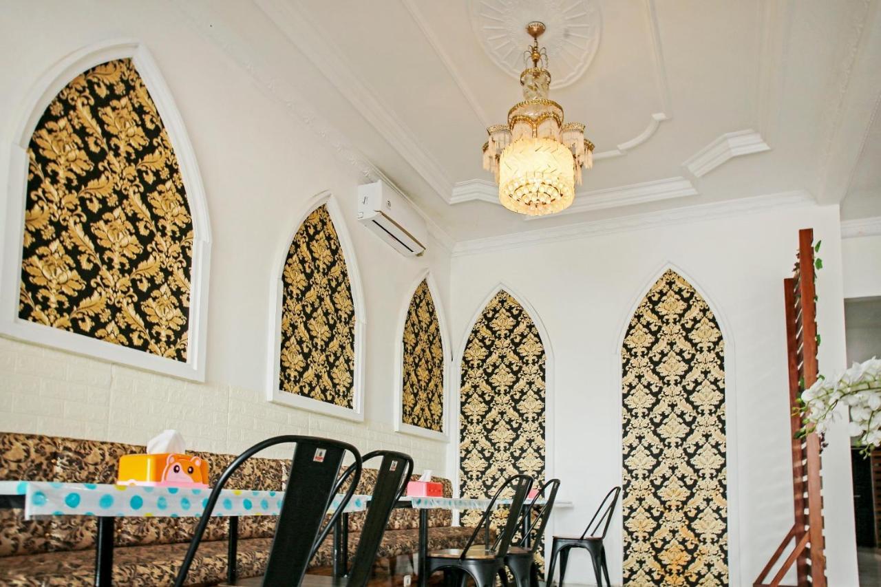 Oyo 90221 Makarim Guest House Syariah Pangkalanbuun Exterior photo