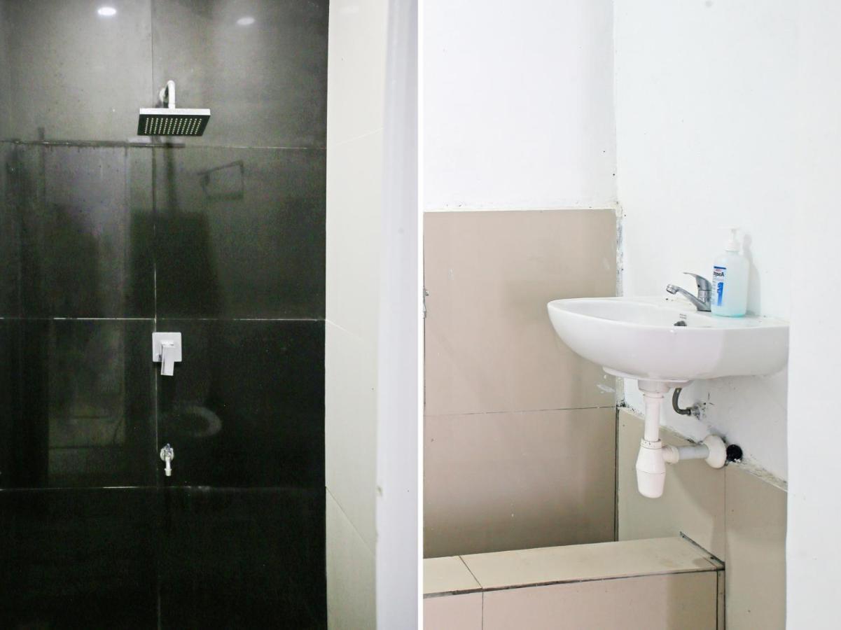 Oyo 90221 Makarim Guest House Syariah Pangkalanbuun Exterior photo